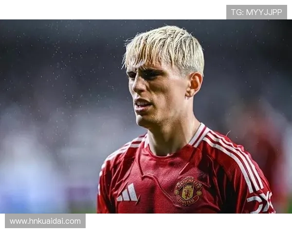 足球球星穿搭揭秘如何通过服装展现个性与场上魅力